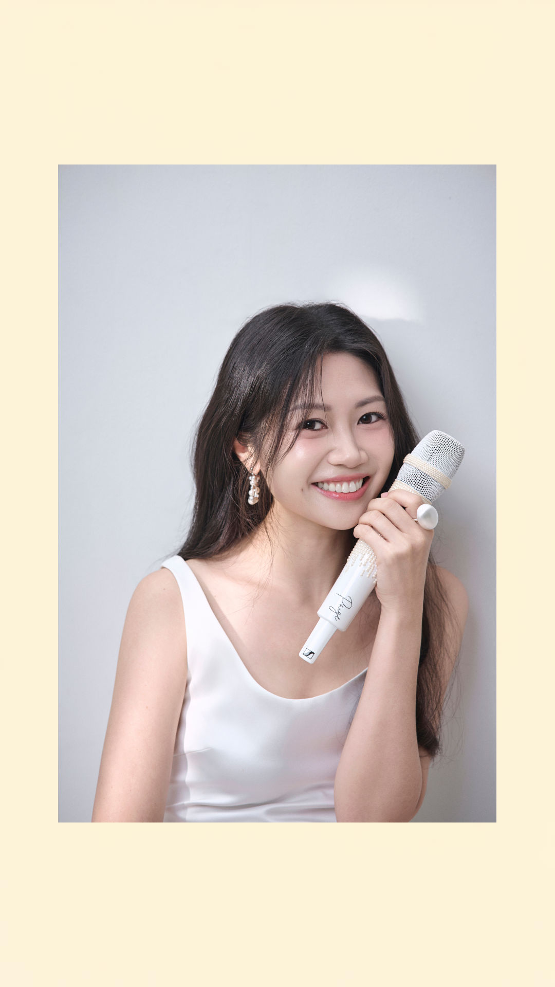 Illustrated portrait of Singapore bilingual emcee Paige Tuieng holding a microphone
